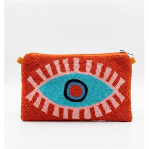 Large Eye Clutch